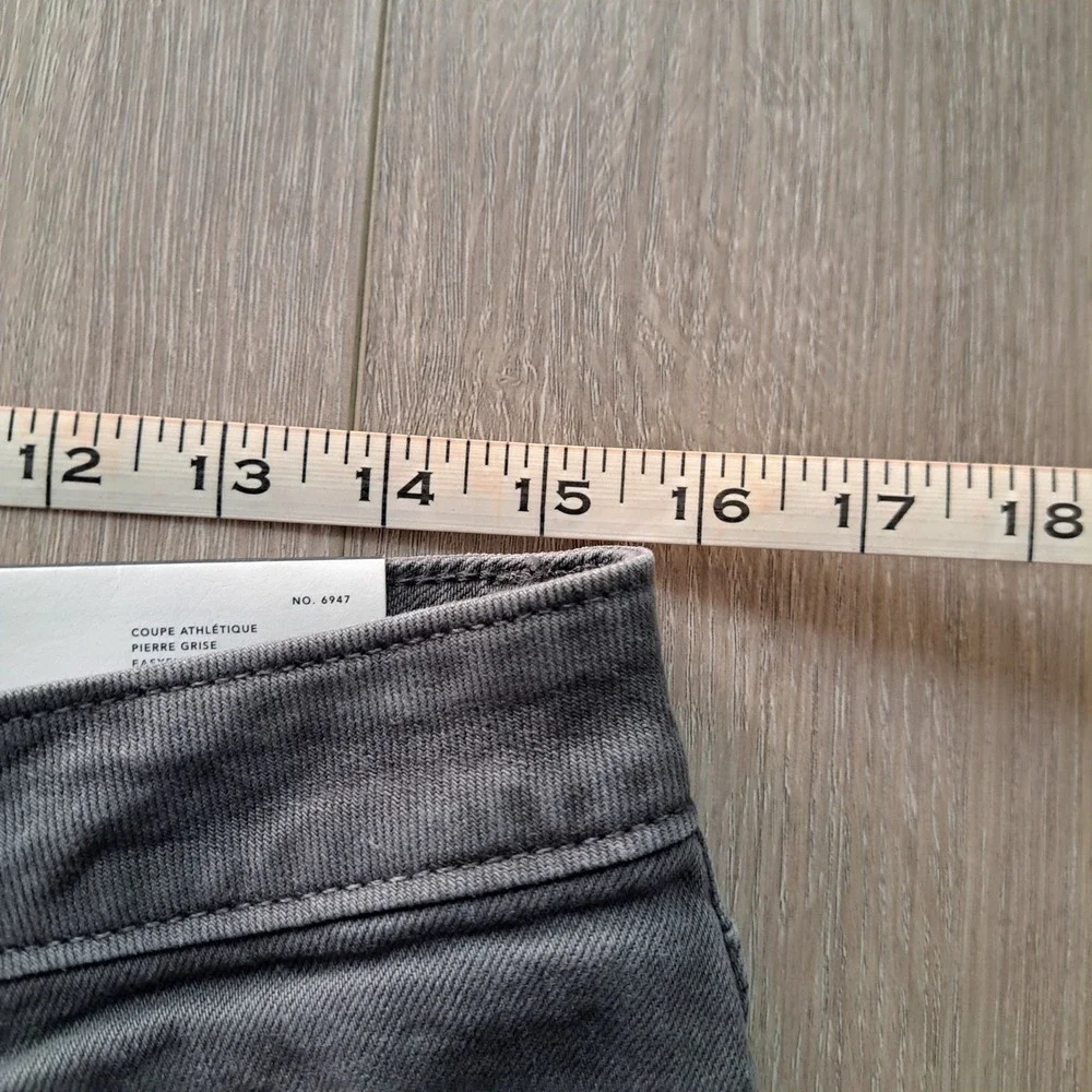 American Eagle Jeans Mens 30x30 Stone Gray Athletic Fit Easyflex Tapered Stretch